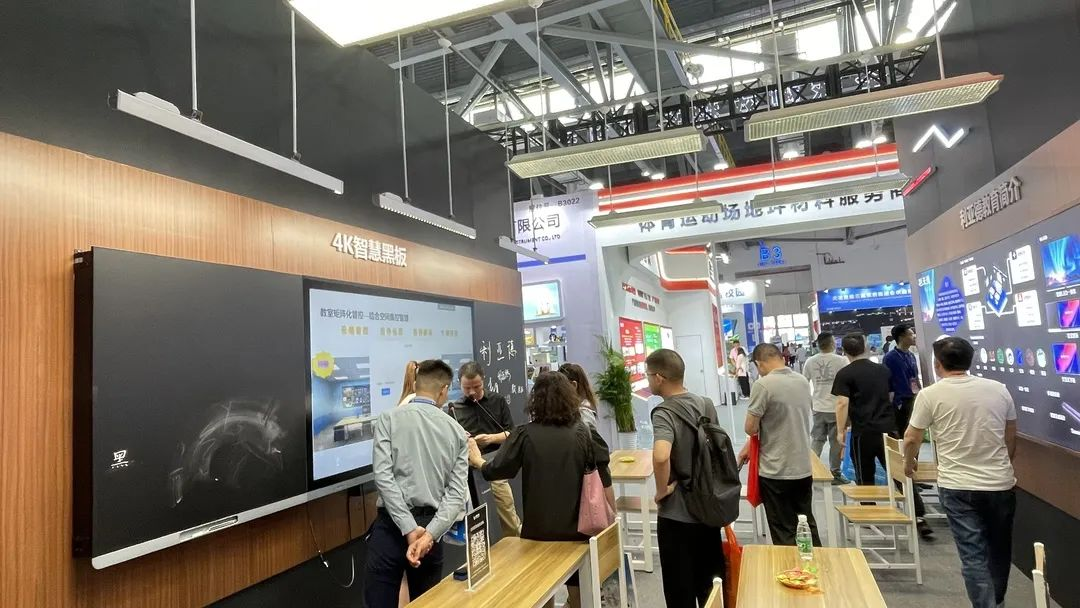 尊龙凯时教育新品及解决计划惊艳亮相81届教装展