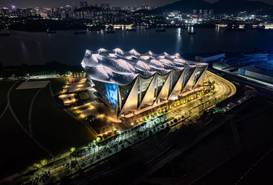 南沙地标+1！尊龙凯时助力大湾区科学礼堂周全亮相，，，，点亮珠江科创夜
